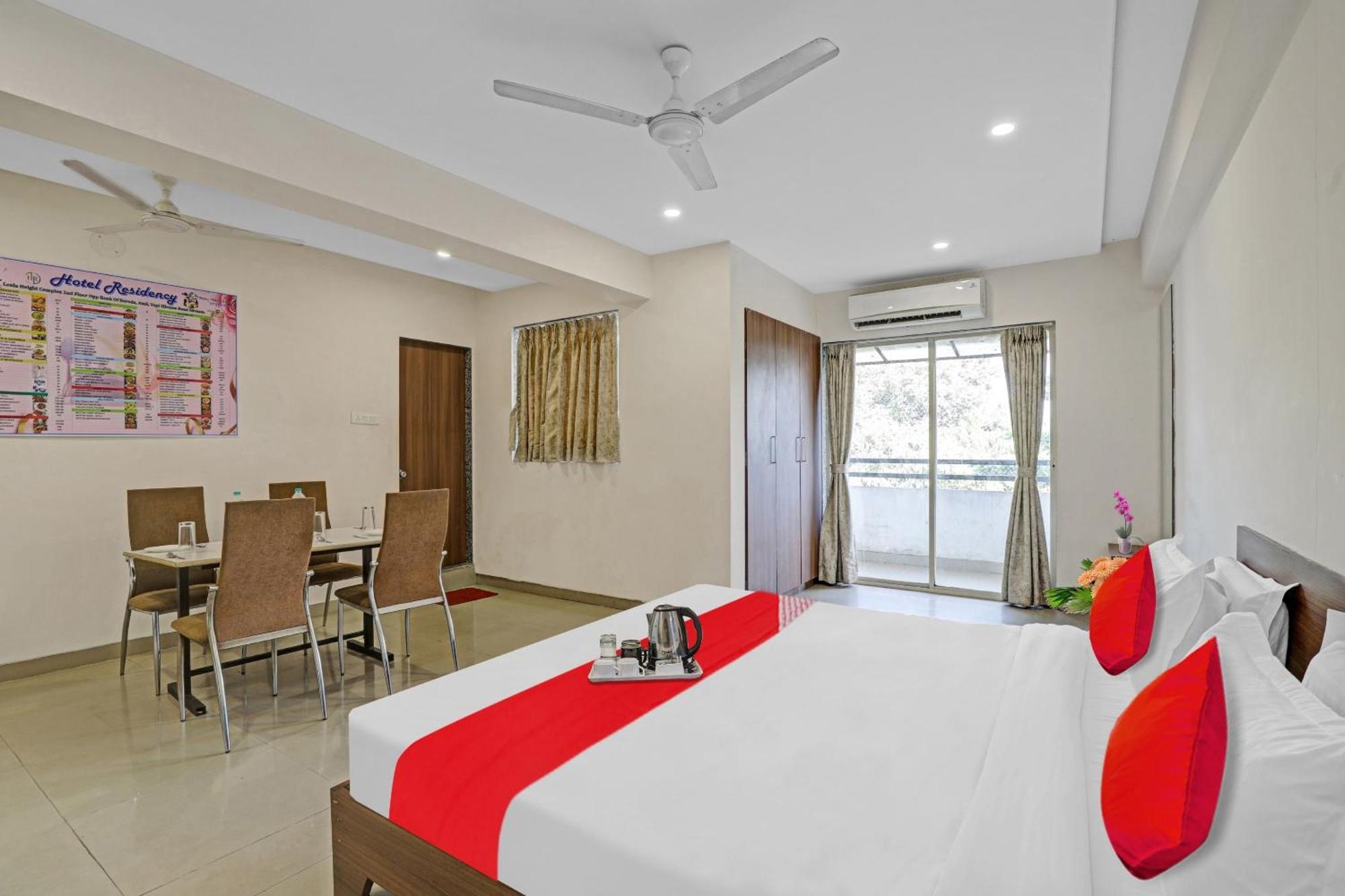Oyo Flagship Hotel Residency Silvassa Exterior foto