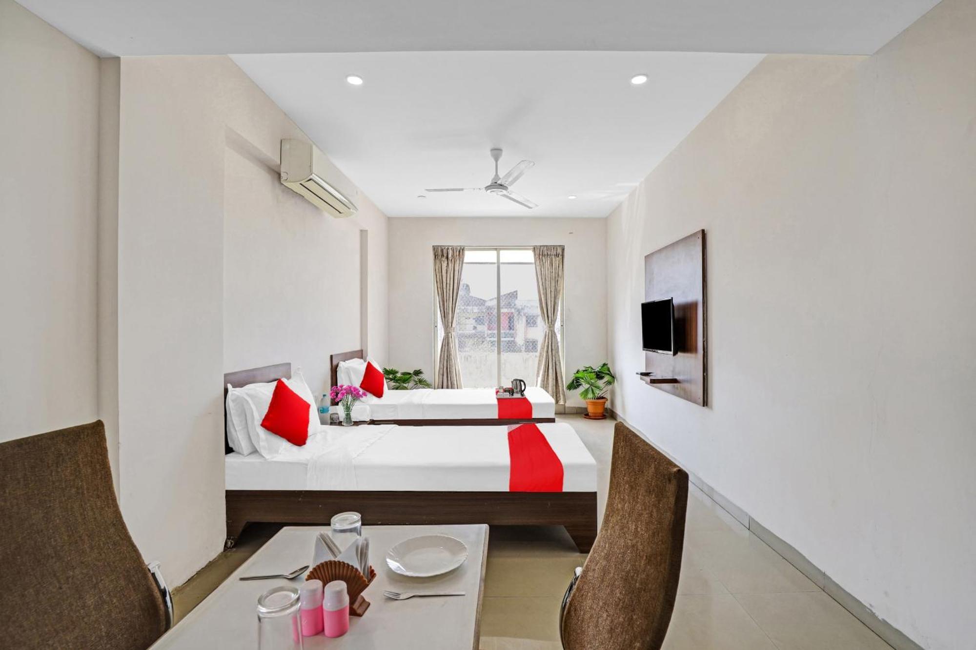 Oyo Flagship Hotel Residency Silvassa Exterior foto
