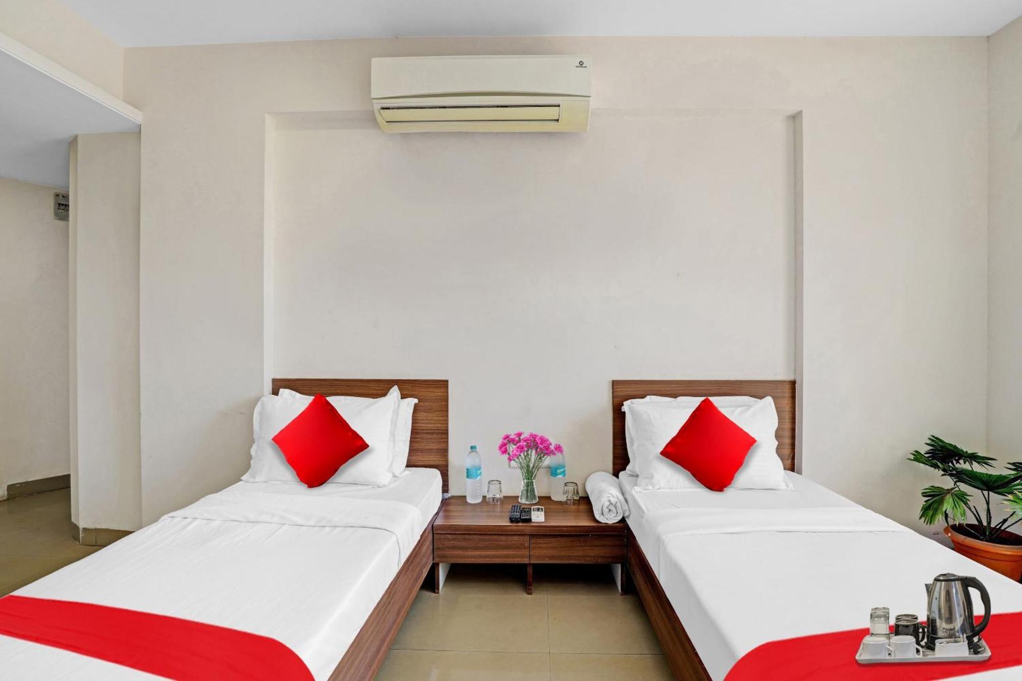 Oyo Flagship Hotel Residency Silvassa Exterior foto