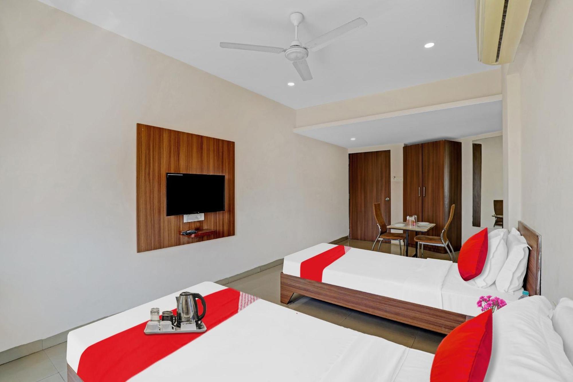 Oyo Flagship Hotel Residency Silvassa Exterior foto